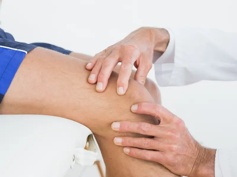 درمان زانو درد با لیزر چگونه است؟