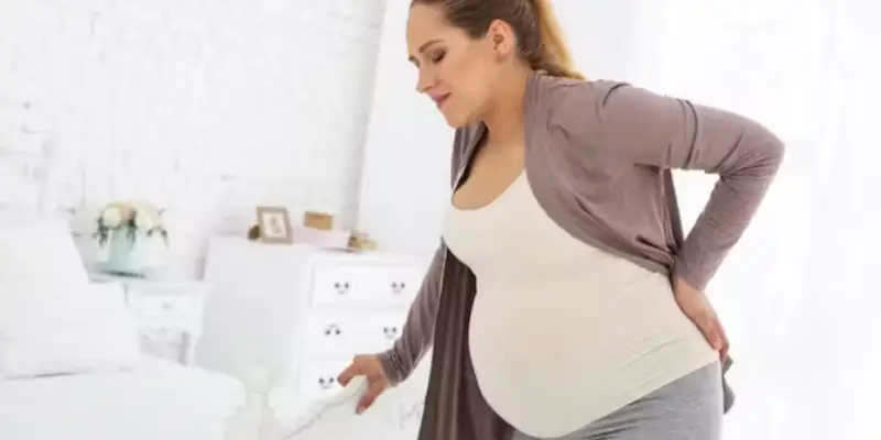 دیسک کمر در بارداری و خطراتی که ایجاد میکند