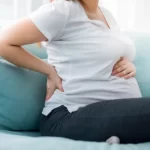 کمر درد یکی از عوارض دوران بارداری است