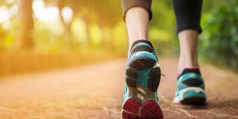 چگونه پیاده‌روی به سلامت دیسک‌های کمر کمک می‌کند؟
